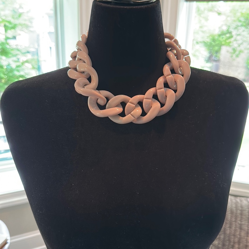 Taupe chocker